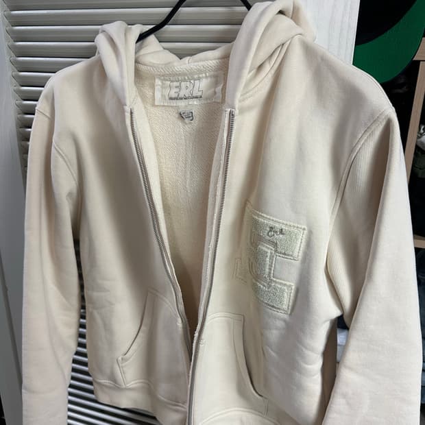 Erl 바시티 후드집업 