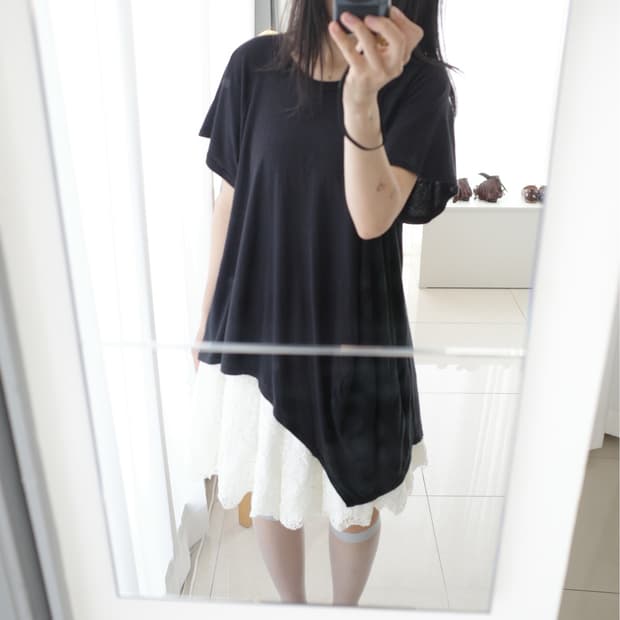 Dot cut-sew top