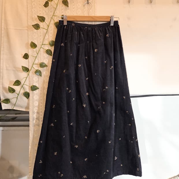 studio clip 잔꽃 코듀로이 롱스커트