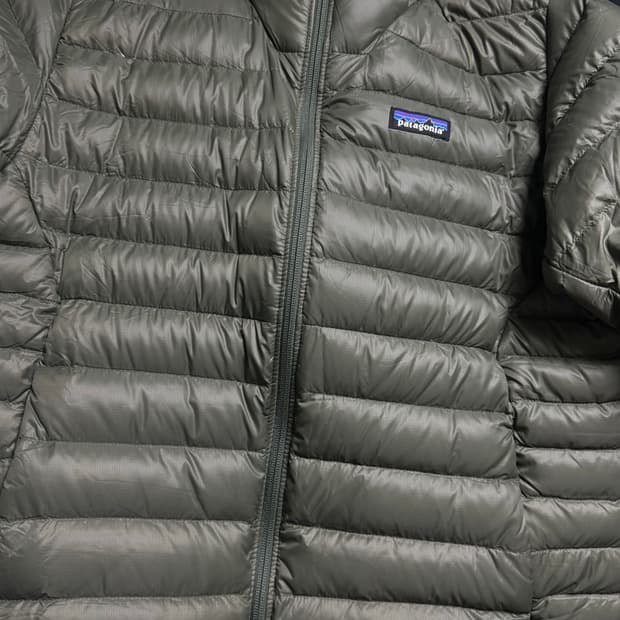 파타고니아 다운 스웨터 베이슨 그린