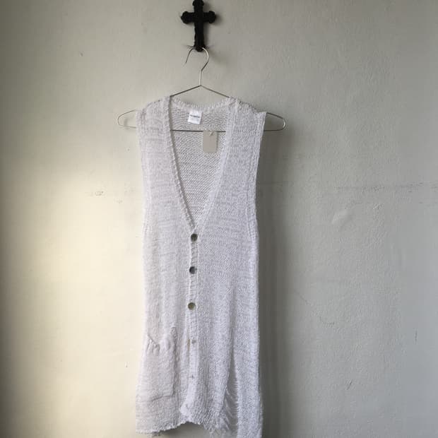 Damage point knit vest