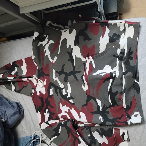 슈프림 카모 후드