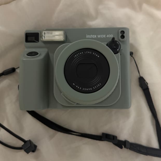 인스탁스 와이드400 폴라로이드 카메라