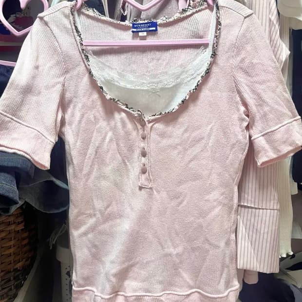 버버리블루라벨 희귀 연핑 버튼 반팔탑 히메갸루 핀터레스트