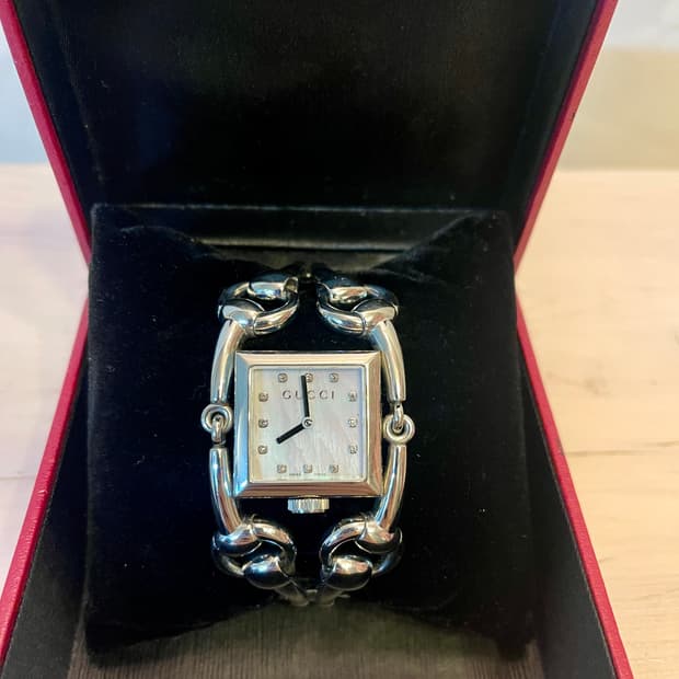 Gucci 구찌 시뇨리아 홀스빗 뱅글 시계