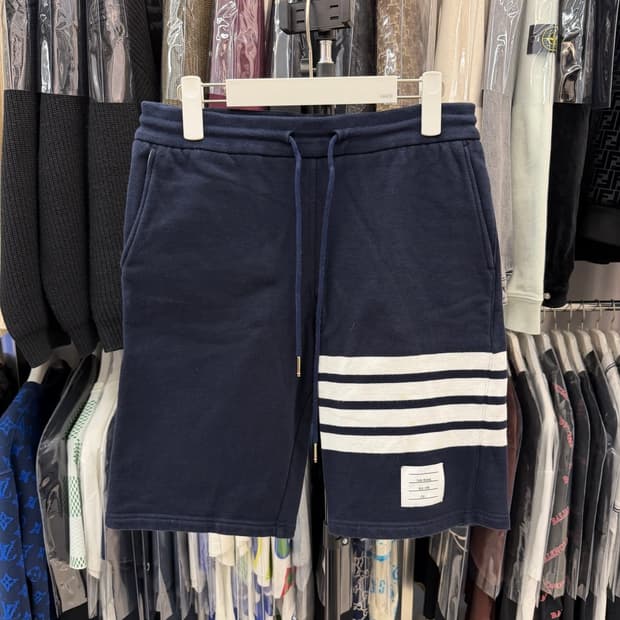 [리오브전포점] 톰브라운 사선 완장 자수 금장 반바지