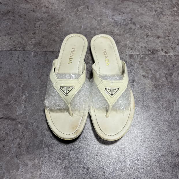 프라다 쪼리 슬리퍼 