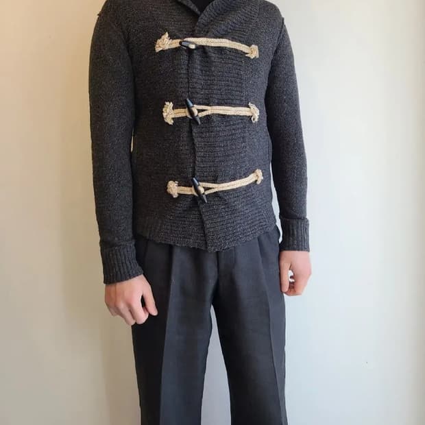 LEFTY 차콜 그레이 울 더플 카디건