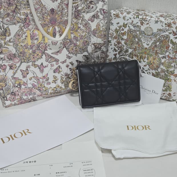 [새상품급] 디올 까나쥬 플랩 지갑