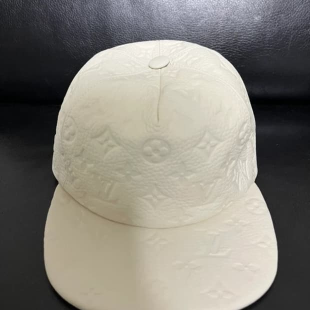 루이비통 모노그램 레더 스냅백 새상품