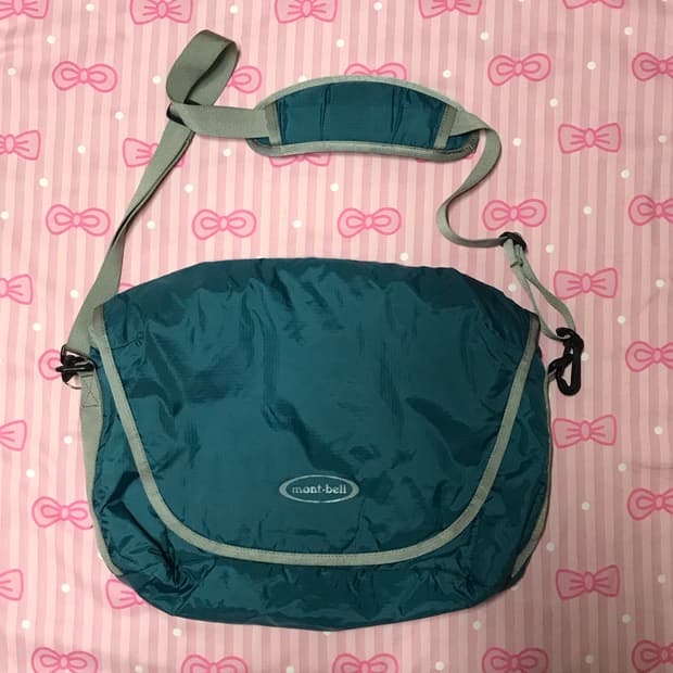 몽벨 청록 크로스백