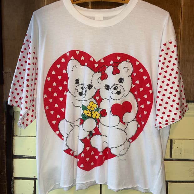 90s Vintage Heart Bear Graphic Tee