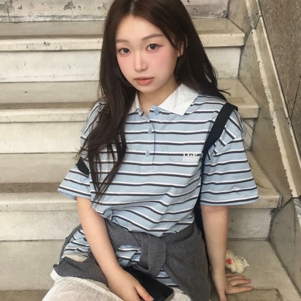 (우먼) 오버핏 스트라이프 반소매 카라 티셔츠-스카이 블루 무신사