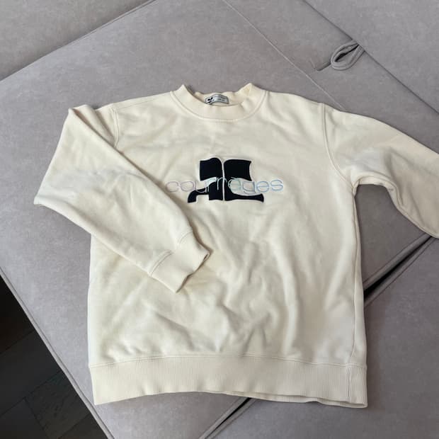 꾸레쥬 자수 맨투맨