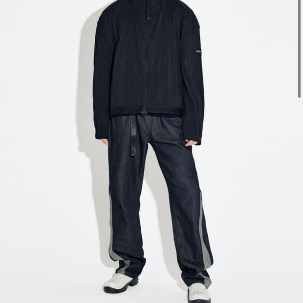Pleats Hoodie Jumper - Black 2