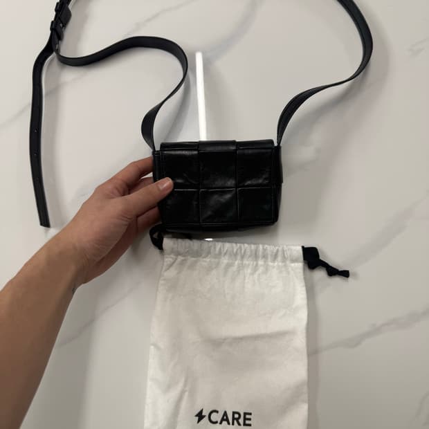 보테가베네타 미니 카세트백(정품)