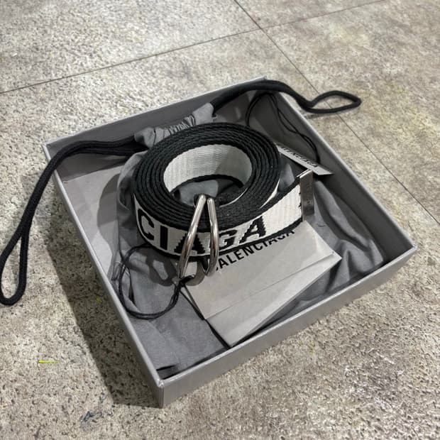 발렌시아가 D링 벨트