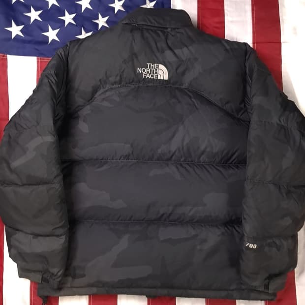 오리지날 일본판 노스페이스 블랙카모 700 눕시 패딩
