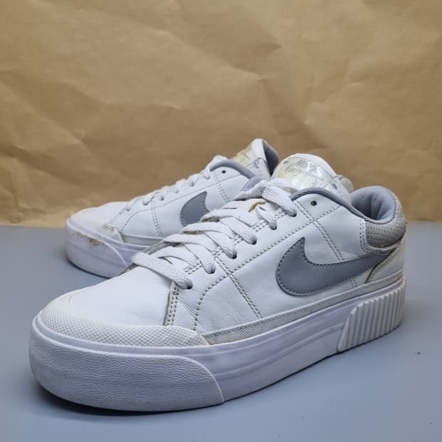 나이키 코트 레거쉬 리프트 스니커즈 245