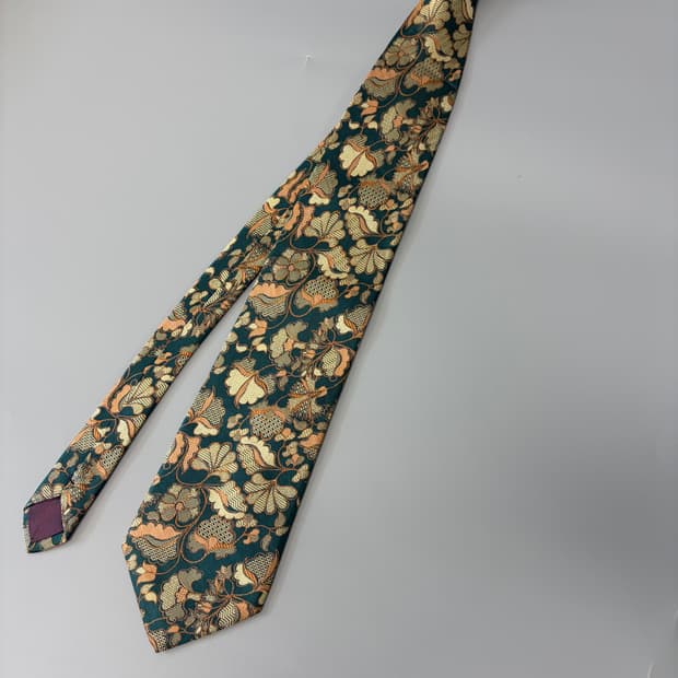 Yves Saint Laurent 넥타이