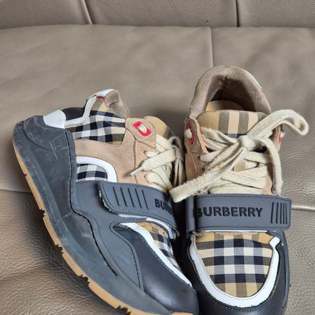 버버리 체크 벨크로 스니커즈 여자 235