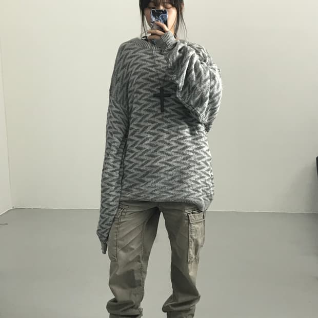 그레이 디테일 롱슬리브