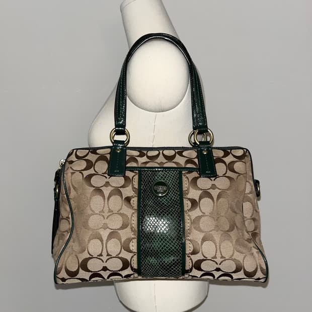 🎉SALE🎉 COACH Green shoulder bag