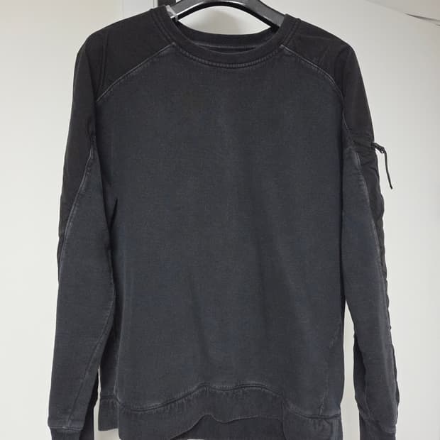 C.P COMPANY 씨피컴퍼니 MA-1 포켓 가먼트다잉 맨투맨 105