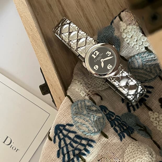Christian Dior  까나쥬 패턴 브레이슬릿 블랙 다이얼 디올 시