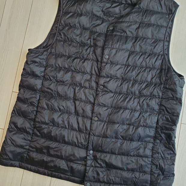 유니클로 경량패딩조끼 사이즈xl

여러 중고사이트에도 같이 판매하고 있어