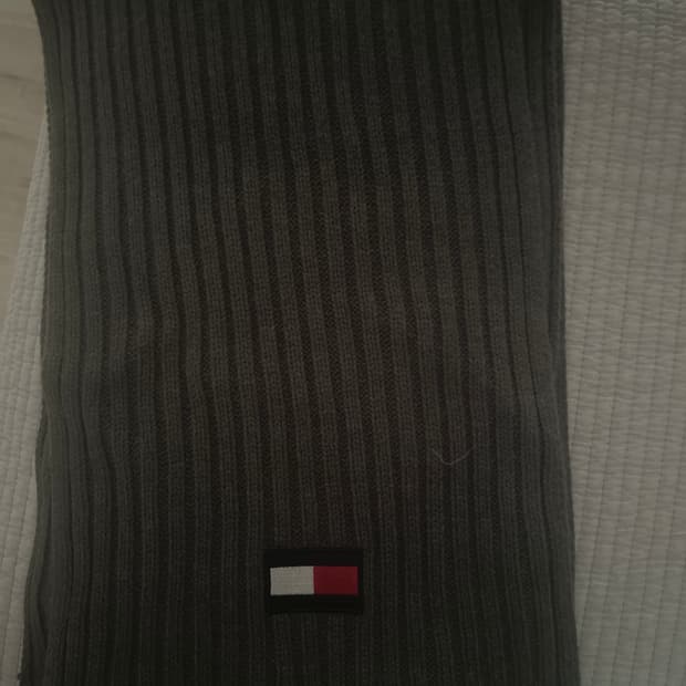 타미힐피거 머플러