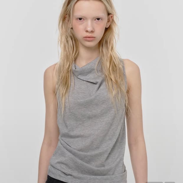썬번프로젝트 PIN TUCK HALTER NECK SLEEVELESS