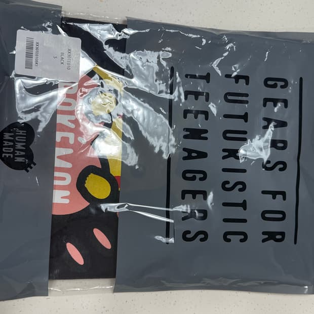 휴먼메이드 피카츄 성수. s사이즈 새상품