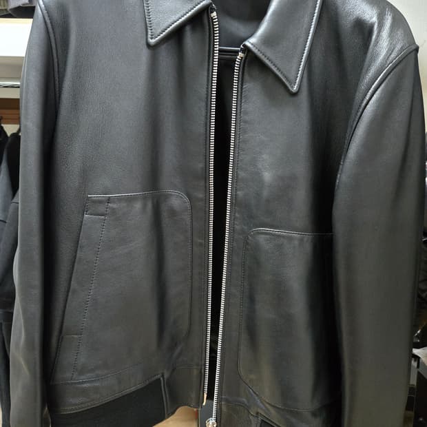토니웩 가죽자켓 L 사이즈 팝니다