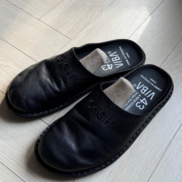 꼼데가르송 VIBA 레더 슬리퍼 뮬