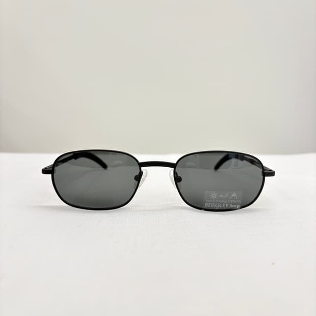 BERKELEY 블랙 스퀘어 선글라스