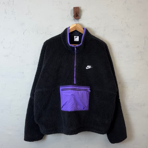 나이키 블랙 퍼플 푸츄라 로고 하프집업 플리스