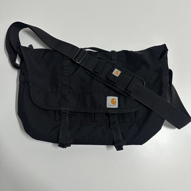 칼하트 Cargo 메신저백 블랙