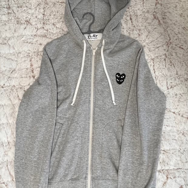 꼼데가르송 후드집업