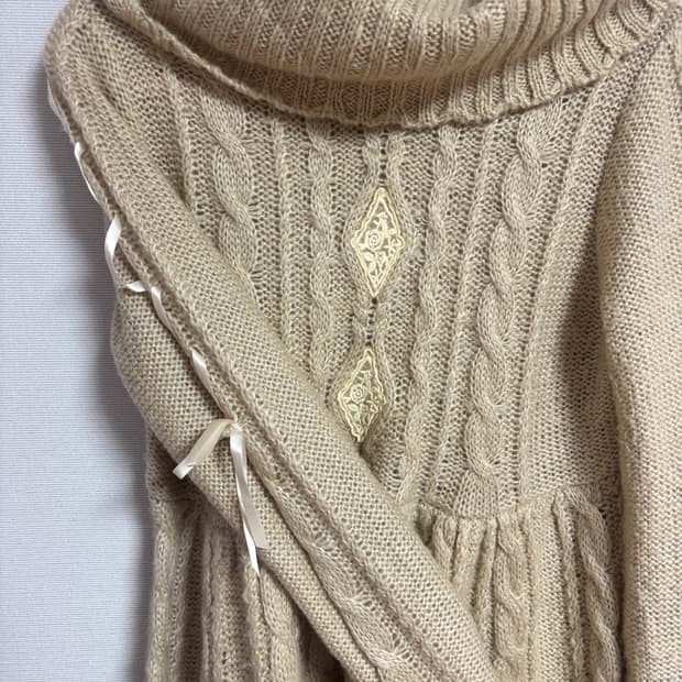 엑시즈팜 라떼 갸루 아일렛 리본 목폴라 원피스