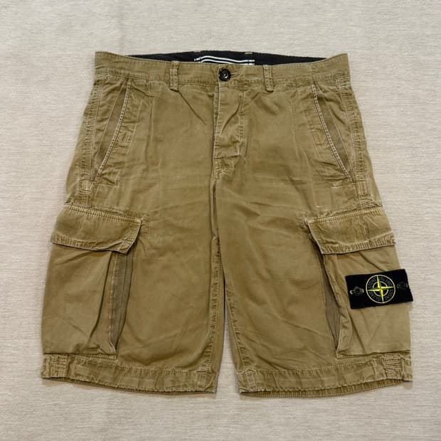스톤아일랜드 베이지 카고 반바지