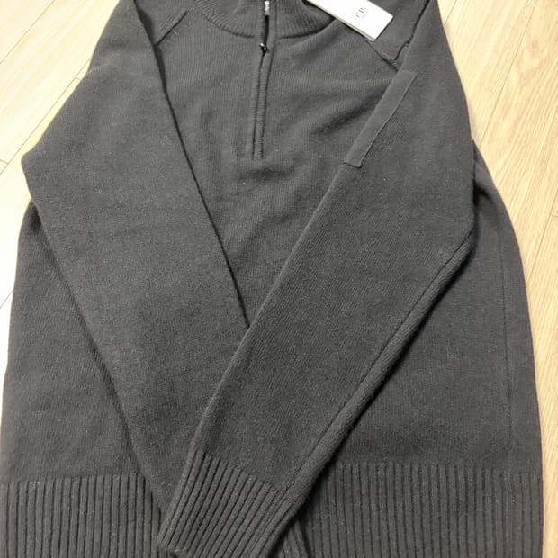 새상품 씨피컴퍼니 반집업 니트