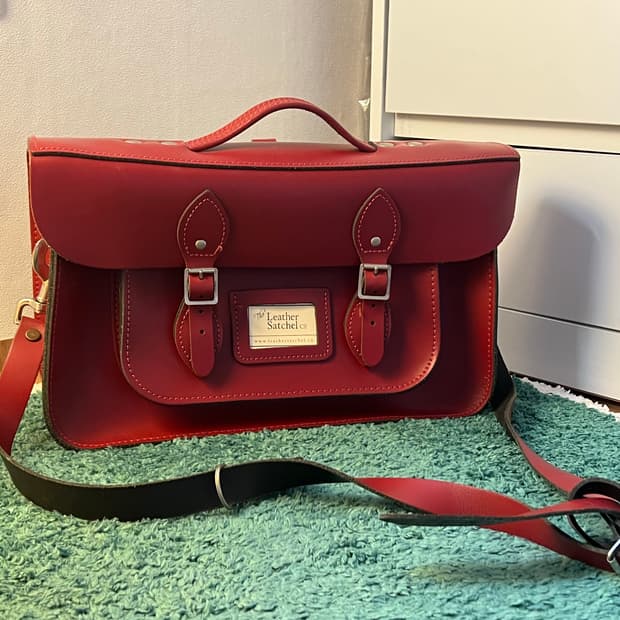 영국 더레더사첼 사첼백 레드 가죽 가방 (15인치)