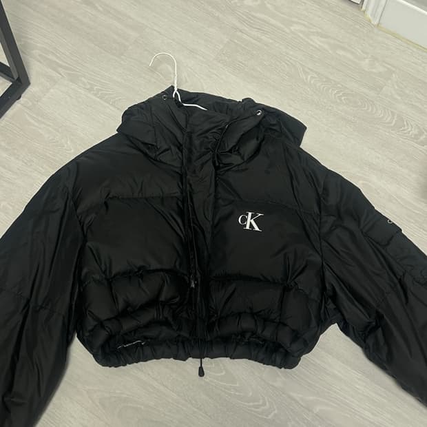 캘빈클라인 크롭 패딩