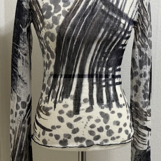 메쉬 시스루 탑