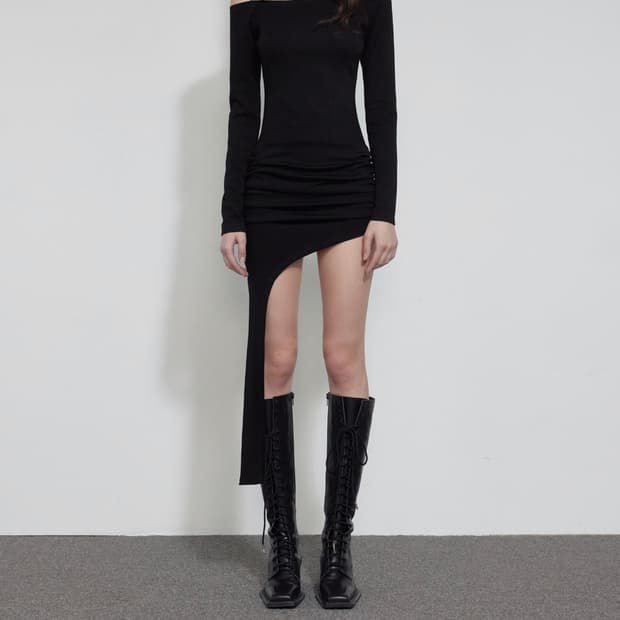 CURVED HEM MINI DRESS, BLACK