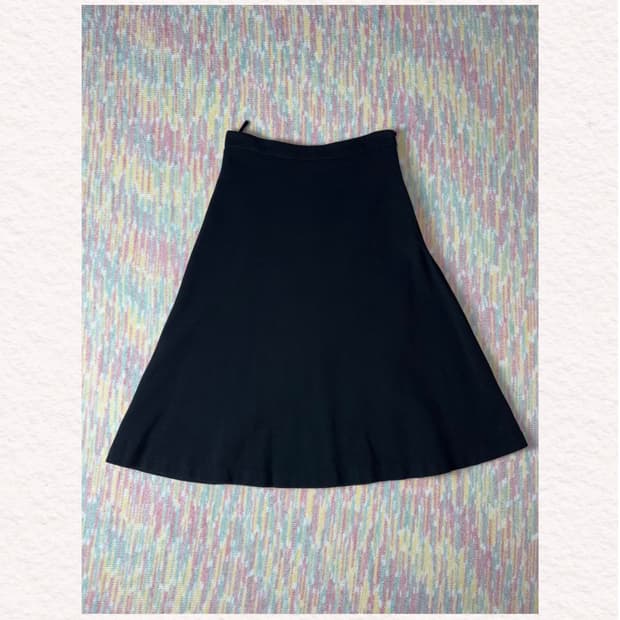 블랙 미디 스커트 