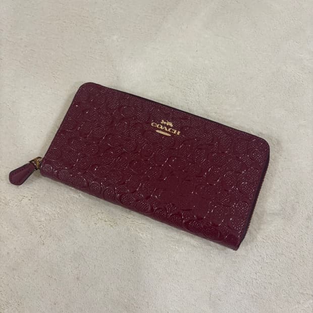 코치 장지갑 버건디