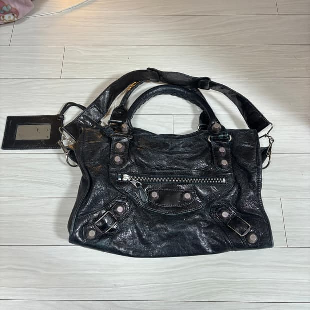 발렌시아가 모터백