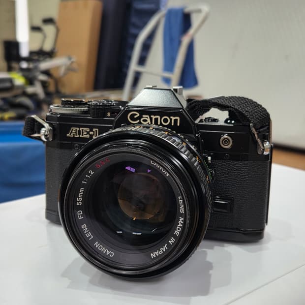 캐논 AE-1 블랙 + 캐논 55.2 FD 렌즈